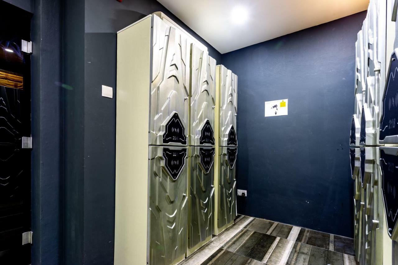 Met A Space Pod At Arab Street Szingapúr Kültér fotó